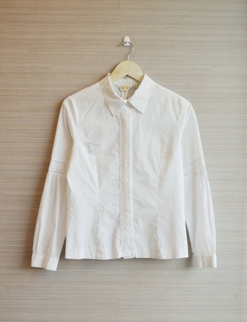 {地花ilakoa}【古着】白色雕花刺绣长袖衬衫 - 女装衬衫 - 其他材质 白色