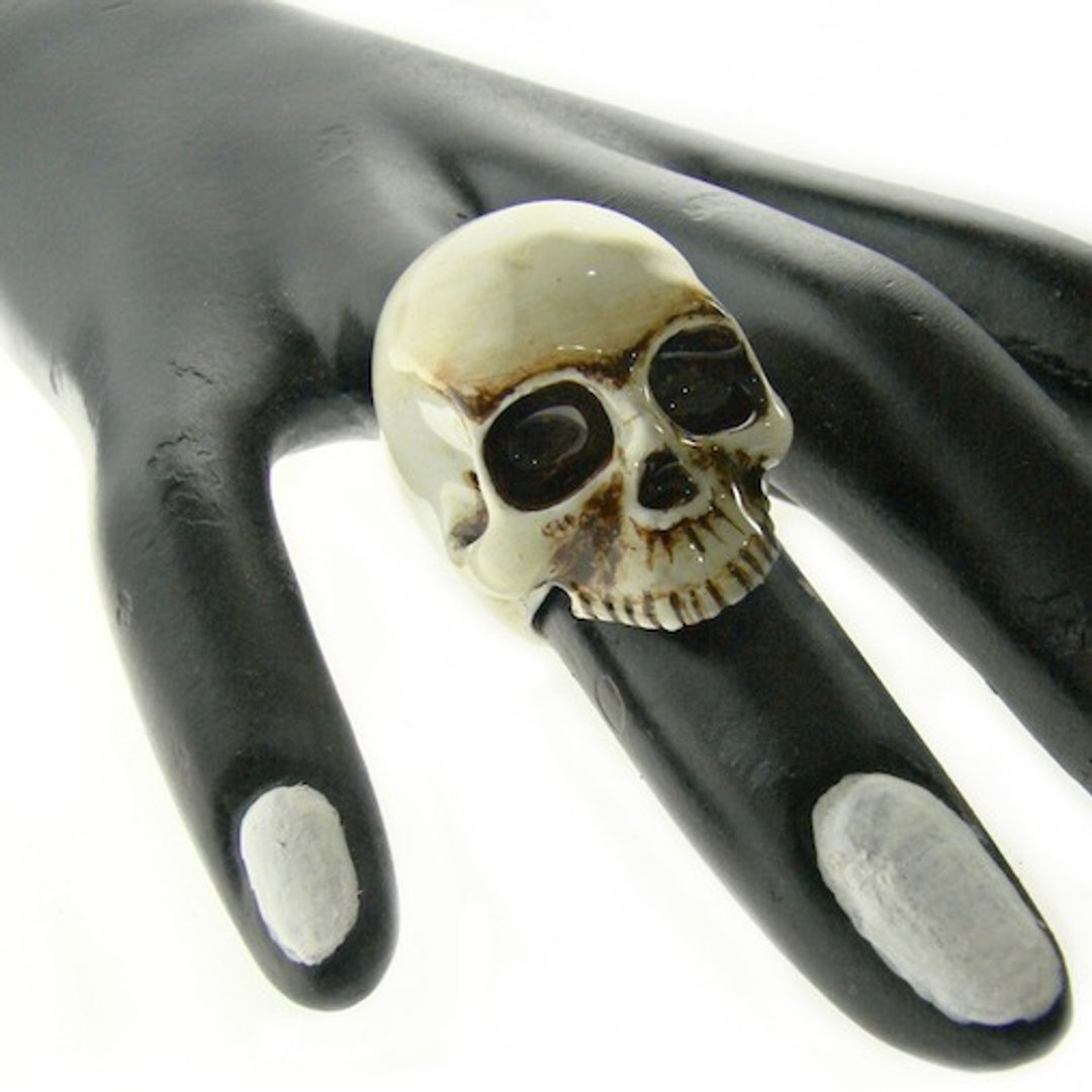 Realistic Skull  ring in brass with painting enamel ,Rocker jewelry ,Skull jewelry,Biker jewelry - 戒指 - 其他金属 