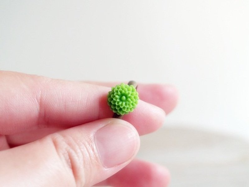 OldNew Lady-古董花系列-迷你千层花戒指【草绿色】 - 戒指 - 塑料 绿色