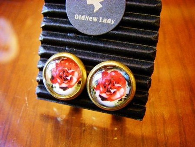 OldNew Lady-小圆形耳环。摄影风【红玫瑰】 - 耳环/耳夹 - 玻璃 红色