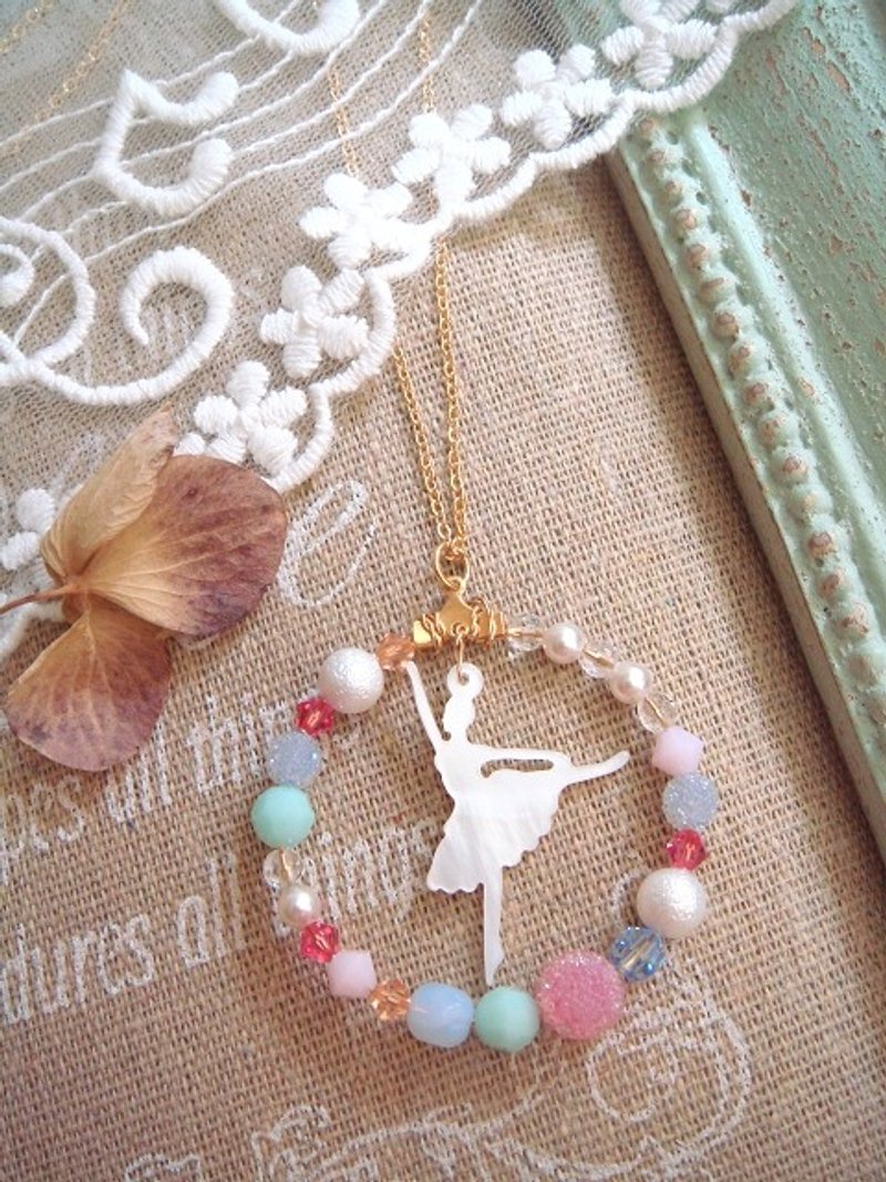 Garohands 华丽珠串圆圈天然珍珠贝芭蕾舞者手感中长链*莓红  A258  礼物 - 项链 - 其他材质 多色