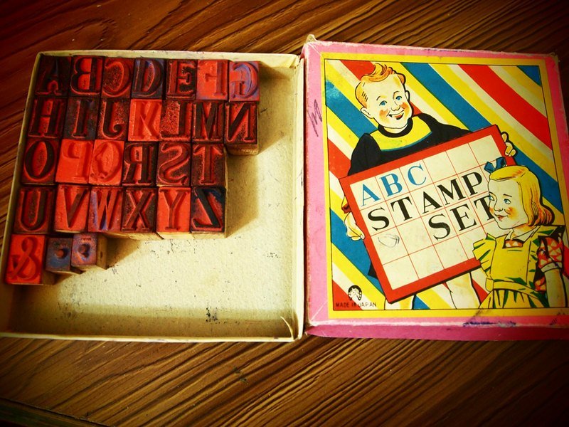 早期‘日本制’ABC橡胶木头古董印章 - 其他 - 其他材质 橘色