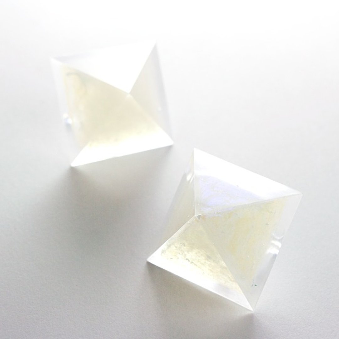 金字塔型耳环（偏光） - 耳环/耳夹 - 其他材质 白色
