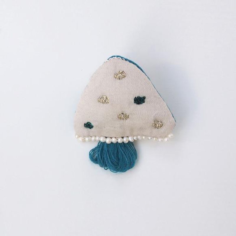 Jellyfish brooch 021 [Made to order] - 胸针 - 其他材质 卡其色