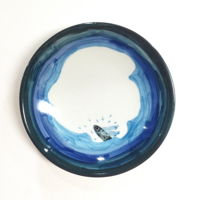 飞鱼躲猫猫 - 兰屿手绘小碟 - 浅碟/小碟子 - 瓷 蓝色
