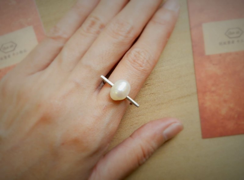 the st. 马蹄型一字珍珠戒 / 925纯银 - 戒指 - 其他金属 白色