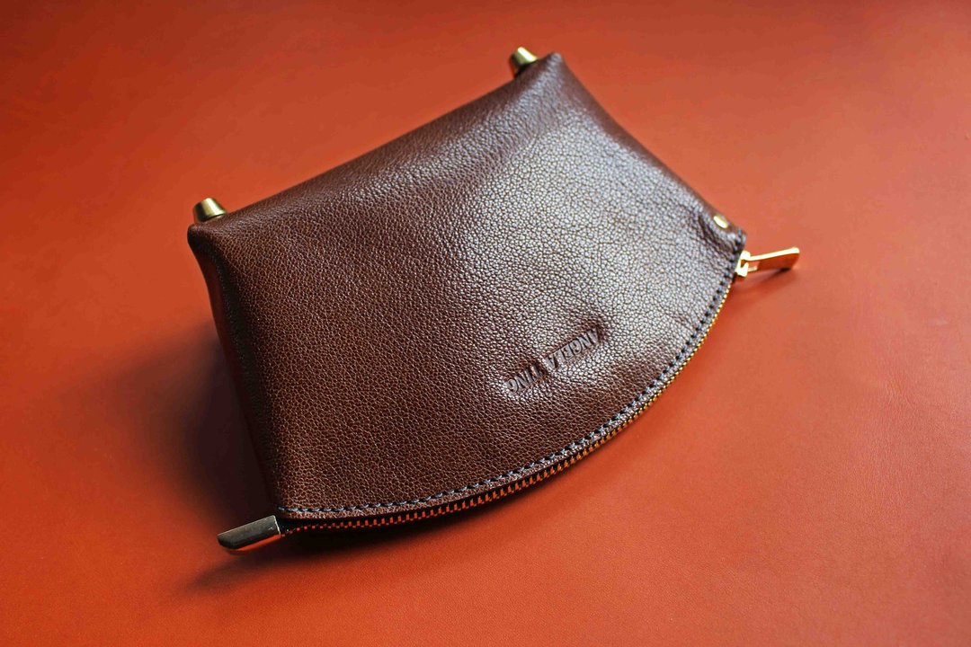 【化妆包 万用包 Beauty Bag】山羊皮/袋鼠皮 包脚站立 大开口 - 化妆包/杂物包 - 真皮 黑色