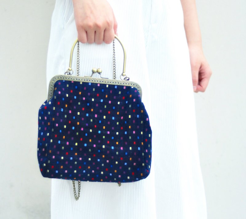 【放学后手作坊】vintage孤品 手工口金手提包 奇妙的晴天小方格 - 手提包/手提袋 - 其他材质 蓝色