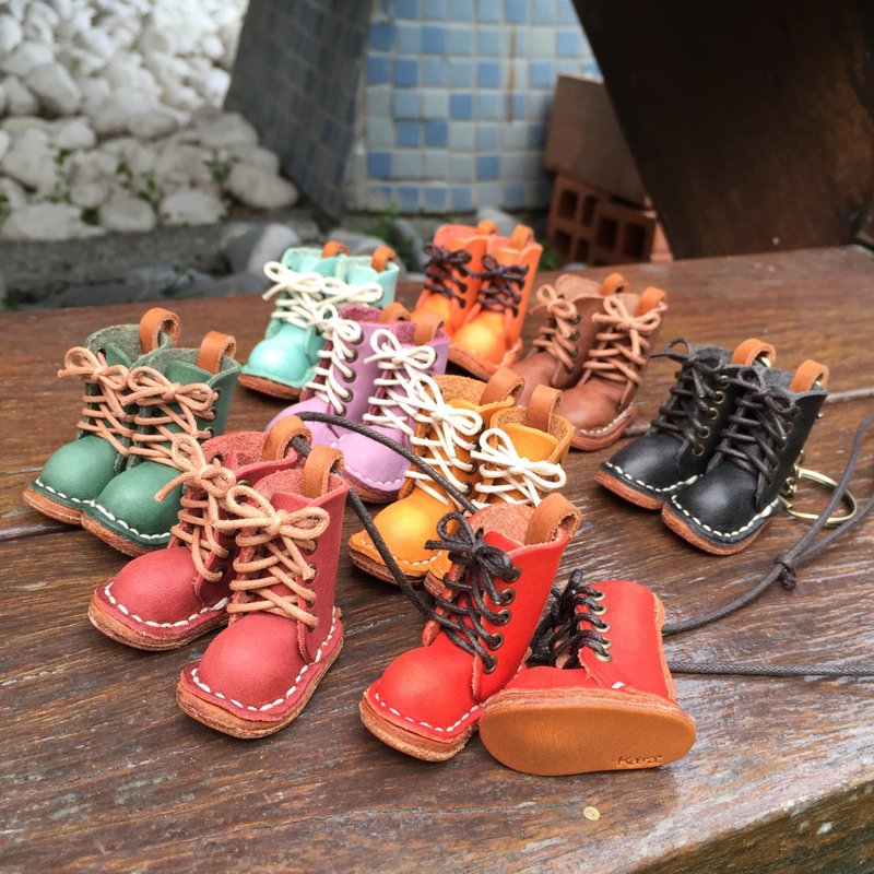 革小物-长靴 (Long boots) - 项链 - 真皮 多色