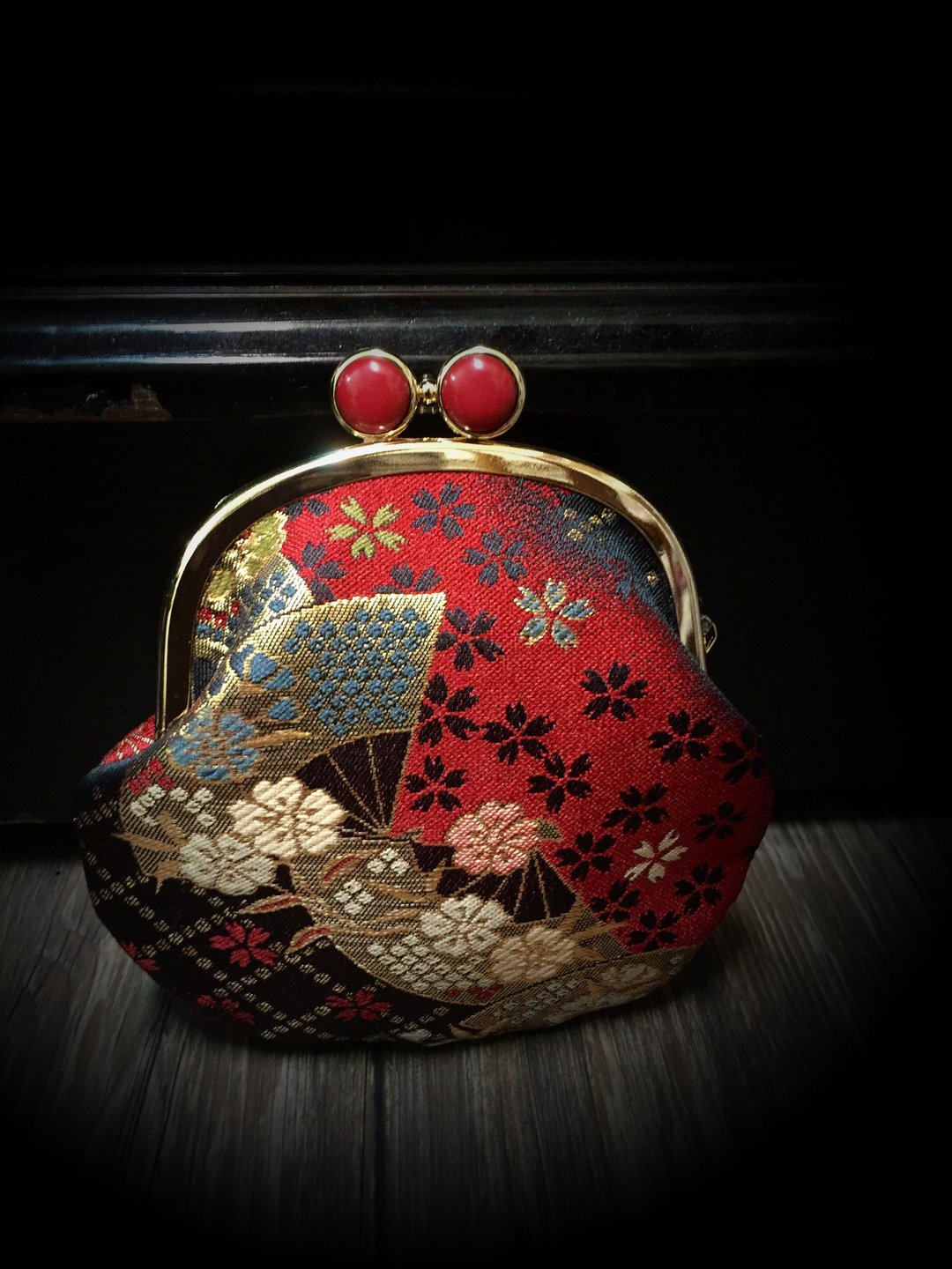 金栏扇面樱花青蛙眼口金包 - 皮夹/钱包 - 其他材质 红色