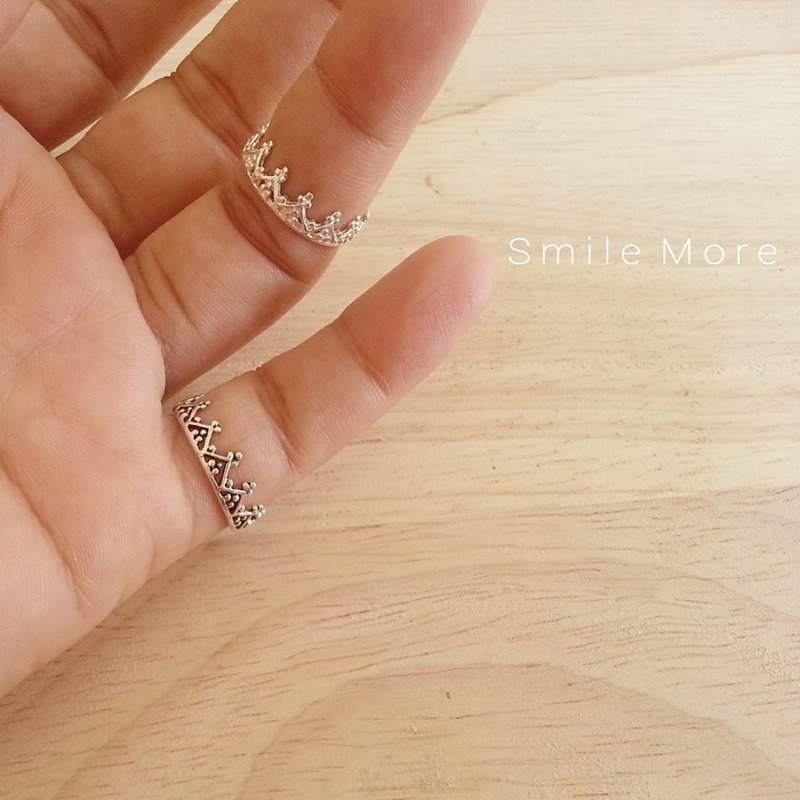 小指上的皇冠戒指 - 戒指 - 其他金属 