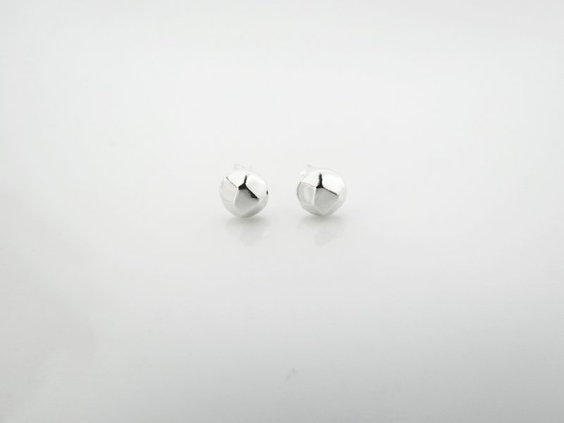 小圆石 | 纯银耳环 女款 可改夹式 简约 手工银饰 情人礼物 - 耳环/耳夹 - 纯银 银色