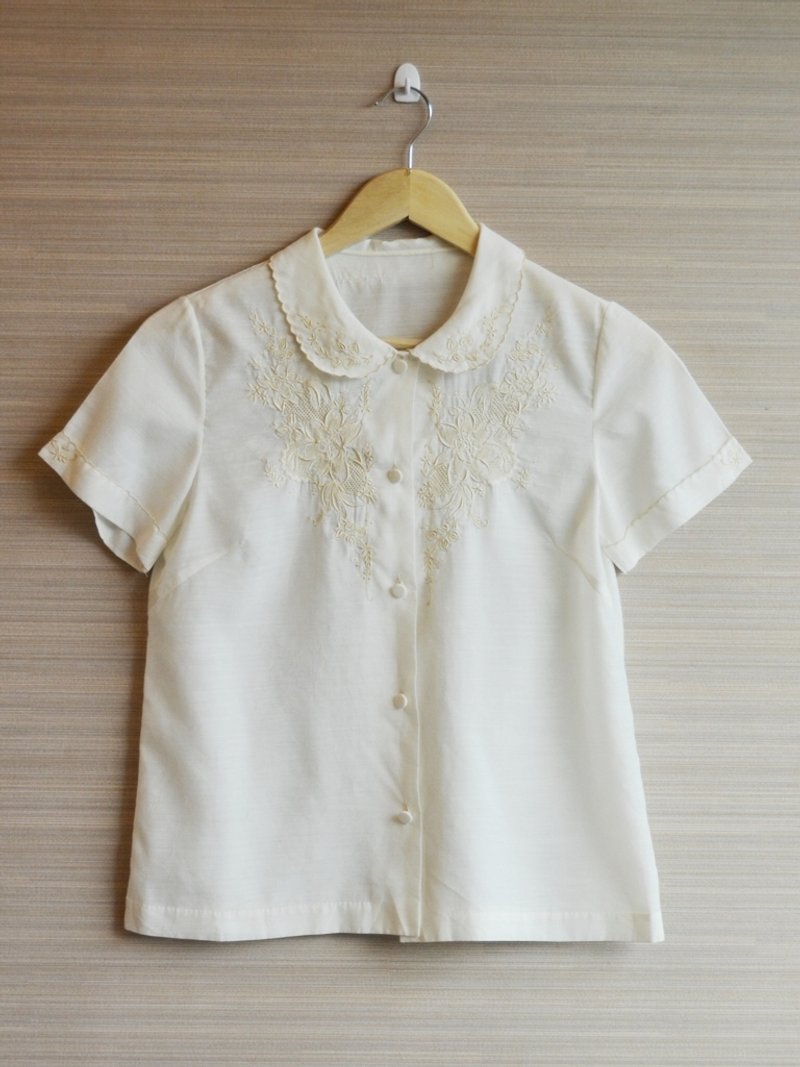 {地花ilakoa}//古着// 精致罕见金线绣花白色短袖衬衫 - 女装衬衫 - 其他材质 白色