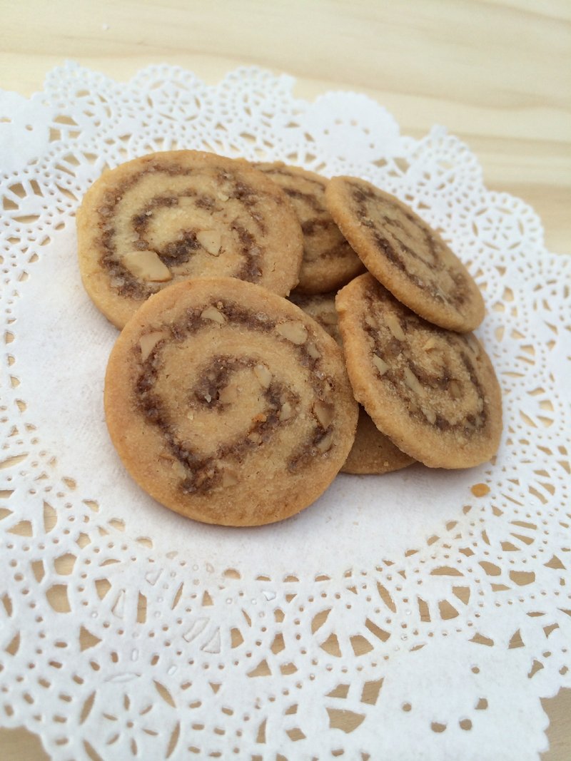 Tuxedo Cat Handmade　塔西躲猫猫 - 肉桂卷卷 - 手工饼干 - 新鲜食材 