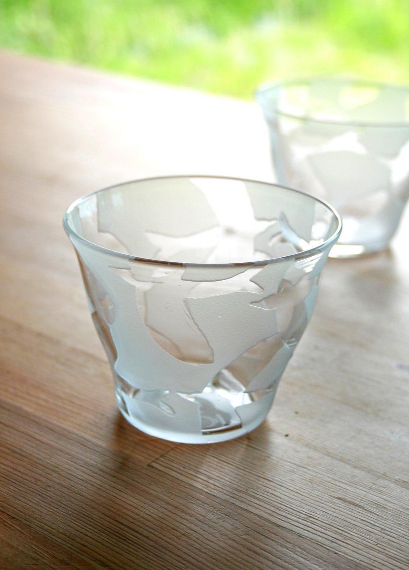 Bird-patterned rock glass - 茶具/茶杯 - 玻璃 白色