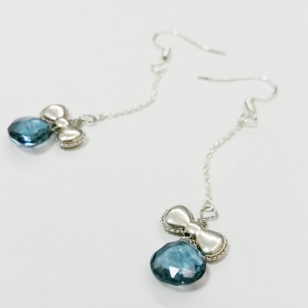 silver-plated earling with Topaz 托帕石镀银耳环 - 耳环/耳夹 - 宝石 蓝色