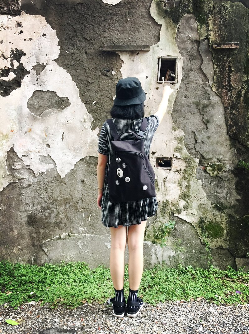 防泼水黑畚箕包/后背包/斜背包/手提包/侧背包/防泼水包/帆布包 - 后背包/双肩包 - 防水材质 黑色