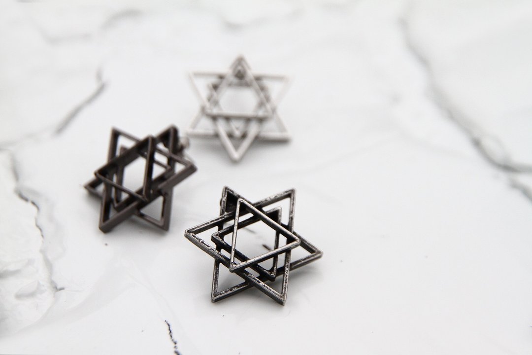 几何型 Large david star 大六芒星耳环 单只  / Large David Star Zircon Earring - 耳环/耳夹 - 其他金属 