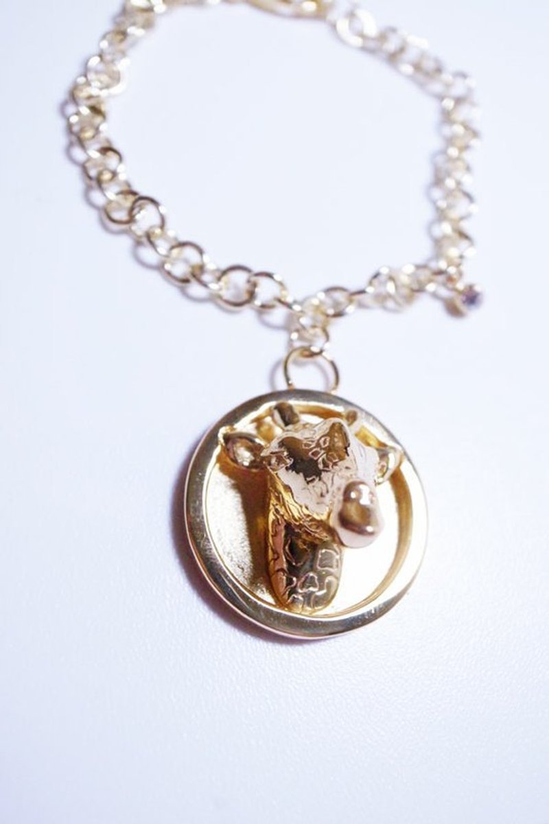 Human Free系列~镀18K金啾一下圆牌长颈鹿圆屁股水钻手炼 - 手链/手环 - 其他金属 金色