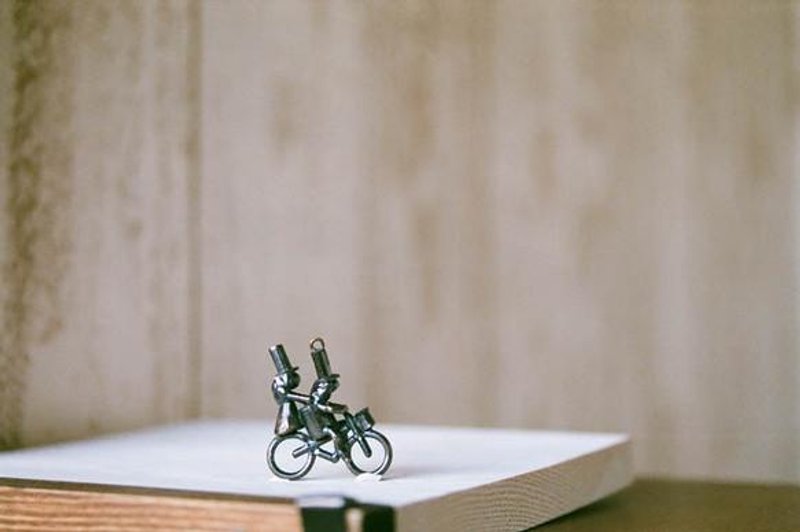 乡间小路 项链 坠饰 - 项链 - 其他金属 黑色