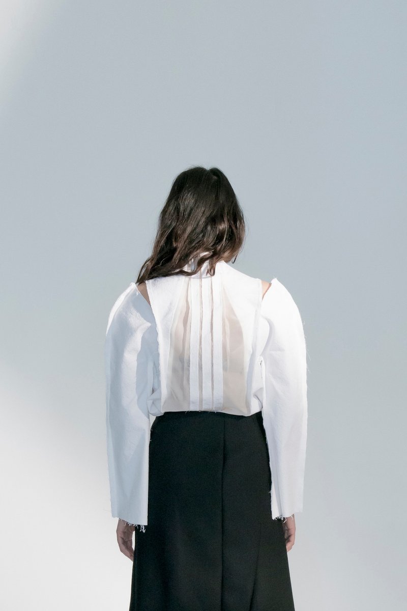 单色提花纹露肩上衣 Adeline Top - 女装上衣 - 其他材质 白色