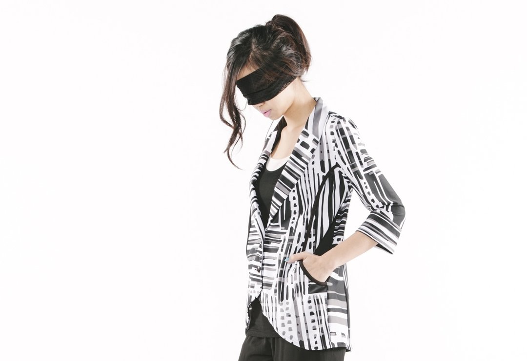 【Blazer】七分袖西装外套 <黑白线条/蓝点x2色> - 女装休闲/机能外套 - 其他材质 多色