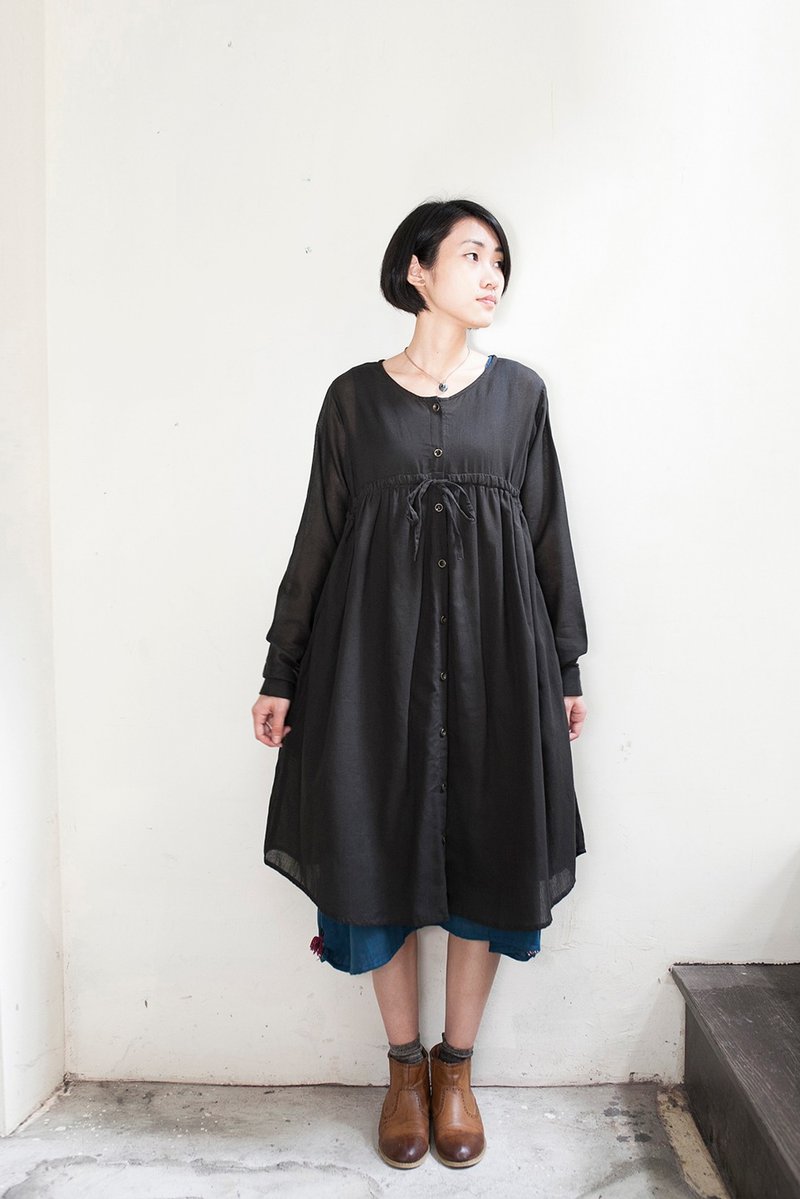 OMAKE 原创排扣胸前绑带散状洋装（黑） - 洋装/连衣裙 - 绣线 黑色