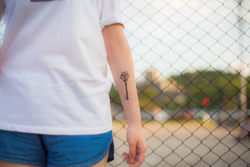 Deerhorn design / 鹿角 刺青 纹身贴纸 复古 钥匙 手写 文字 - 纹身贴 - 纸 黑色