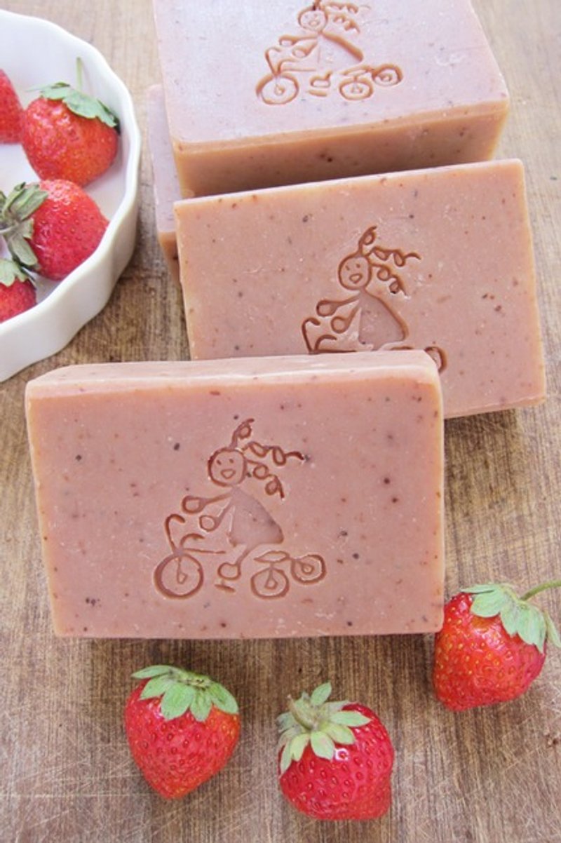 爆炸头小孩-handmade soap 幸福草莓矿泥皂‘皂。手工皂 せっけん’ストロベリーソープ - 香薰/精油/线香 - 其他材质 红色