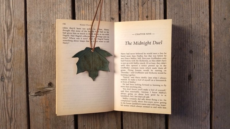 真皮皮革牛皮-旅人枫叶书签 -枫叶绿了-免费定制专属英文打字 - 吊饰 - 纸 绿色