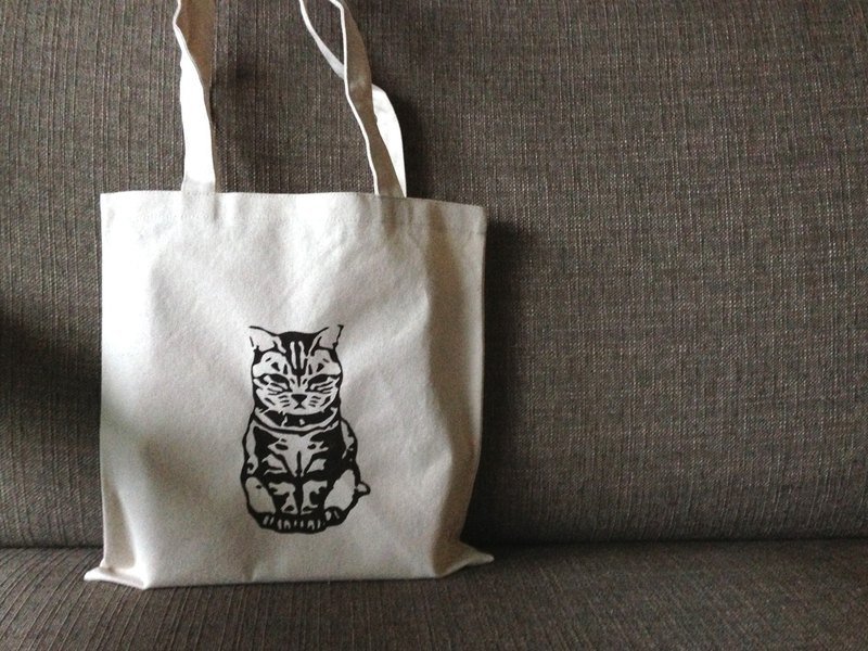 E款咪哒包-深夜站岗中 A4尺寸 - 侧背包/斜挎包 - 棉．麻 卡其色