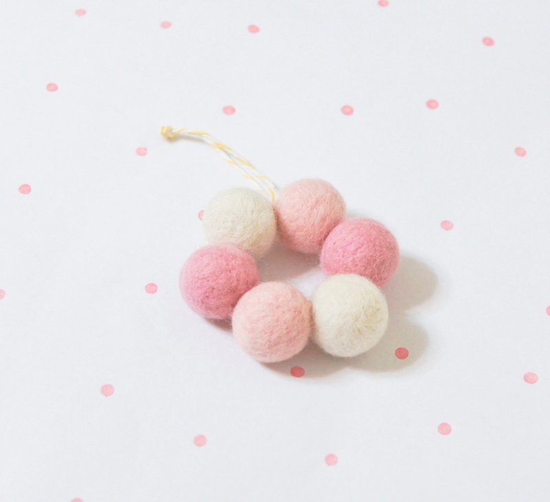 圣诞礼物  樱花色羊毛毡挂饰 手工制作急单勿下 - 摆饰 - 羊毛 粉红色