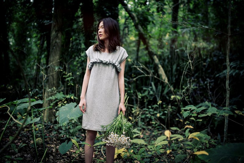 Aphrodite 立体肩带洋装(日本进口布系列) - 洋装/连衣裙 - 棉．麻 灰色