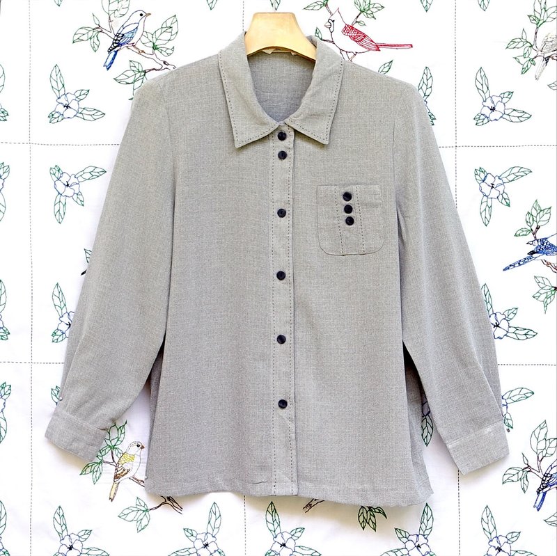 BajuTua/古着/ 灰色黑扣简约长衫 - 女装衬衫 - 其他材质 灰色