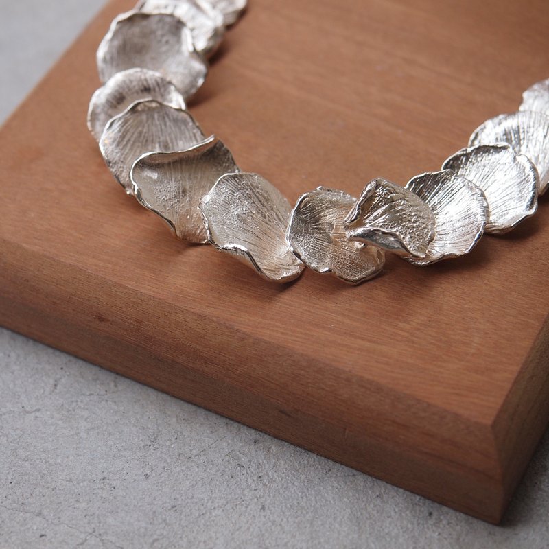 Herbarium【Rose is a rose is a rose 项链#2】 - 项链 - 其他金属 灰色