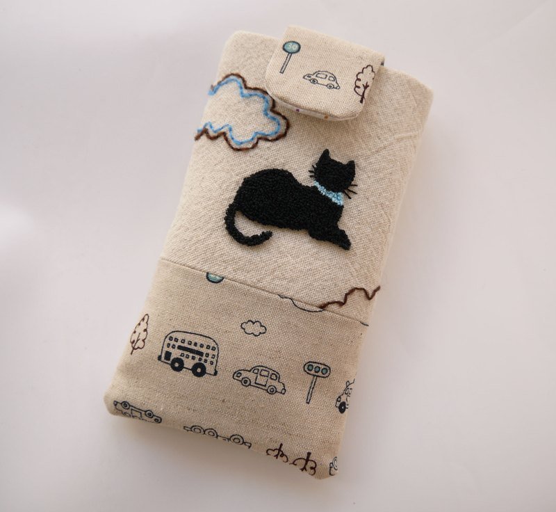 黑猫与云朵刺绣手机袋(M) - 编织/刺绣/羊毛毡/裁缝 - 棉．麻 蓝色