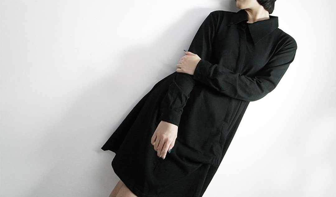 I . A . N Design 斜领衬衫洋装 有机棉 Organic Cotton - 女装衬衫 - 棉 黑色