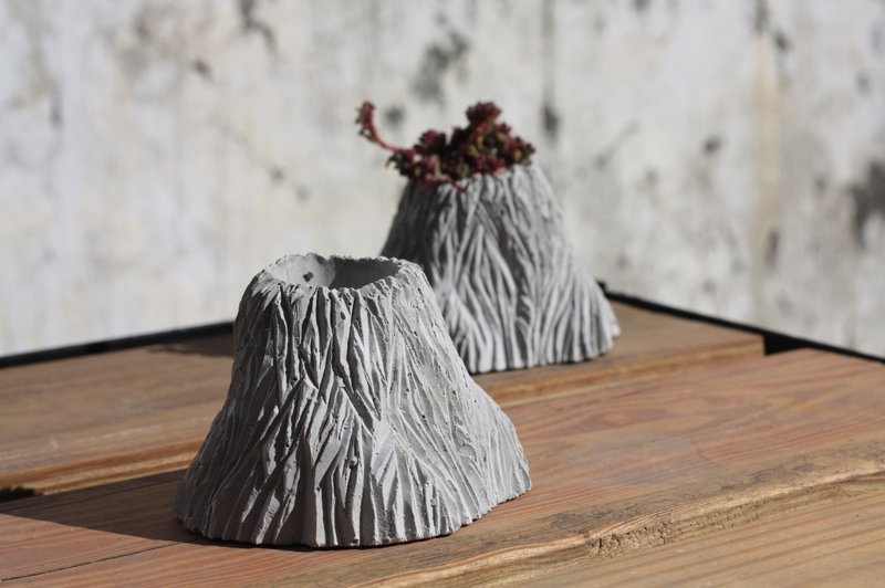 DOLOMAMA 火山水泥盆栽(紫米饭) 火山爆发啦 - 植栽/盆栽 - 水泥 灰色