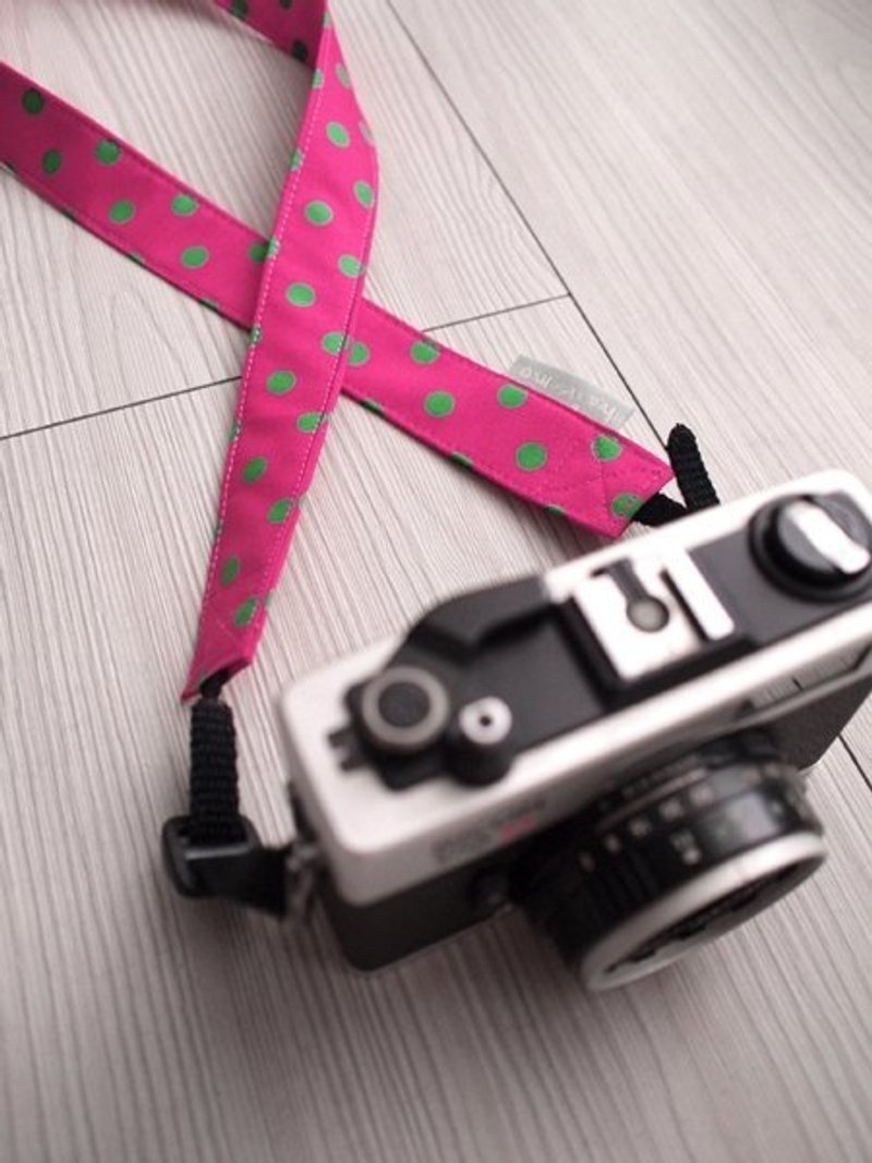 hairmo。萤光桃底绿点双背相机带+快拆组(小孔) - 证件套/卡套 - 其他材质 粉红色