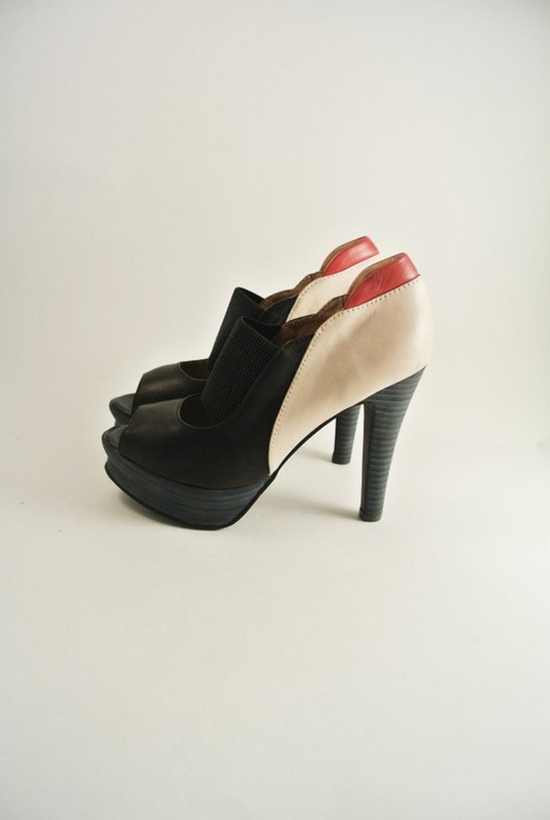 少女没有矜持，但有她的坚持。绷带牛皮鱼口高跟 - 女款休闲鞋 - 真皮 黑色