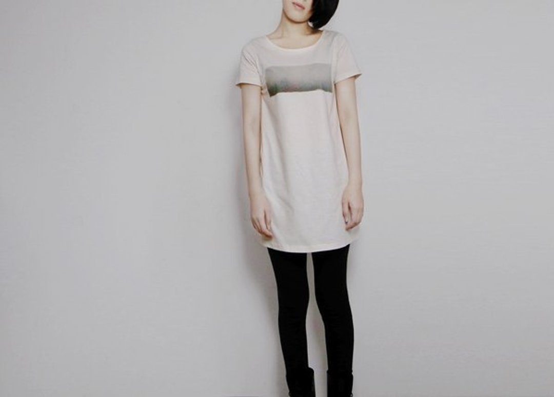I . A . N Design 迷蒙-2 紫草浅染 杏色 有机棉长版短袖T Organic Cotton S / M - 女装 T 恤 - 植物．花 灰色