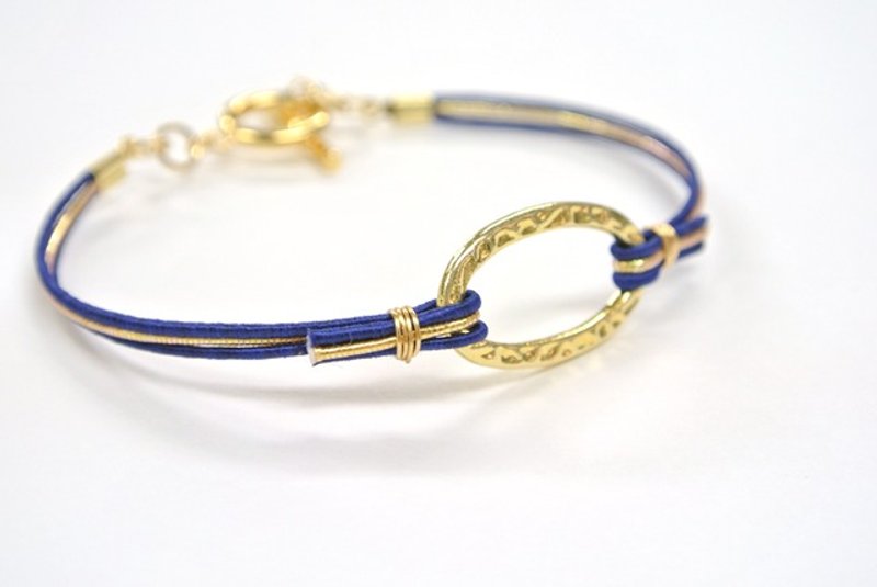 Mizuhiki cord bracelet (Navy × Gold) - 手链/手环 - 纸 蓝色