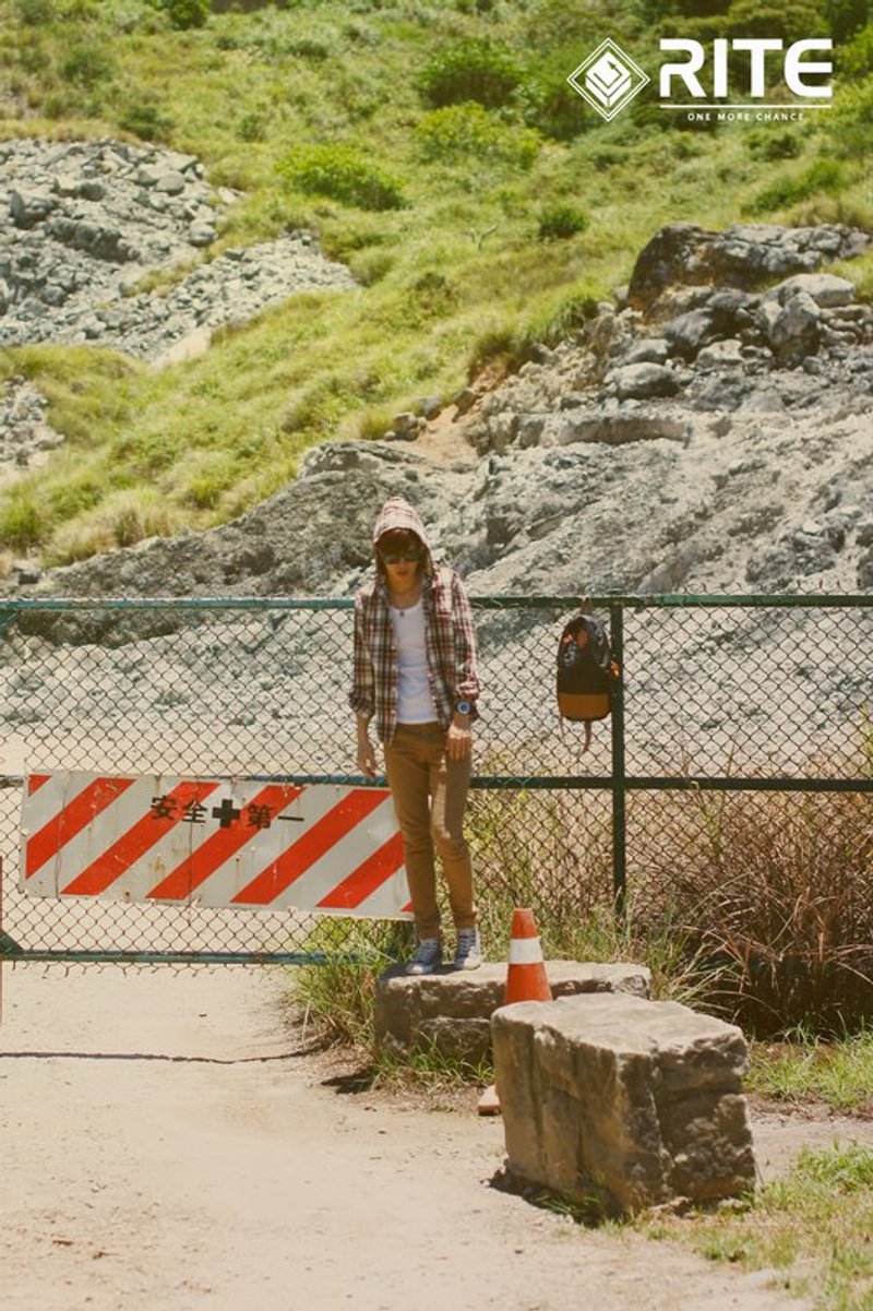 单肩小小猪包 -（皮革黑） - 侧背包/斜挎包 - 真皮 黑色