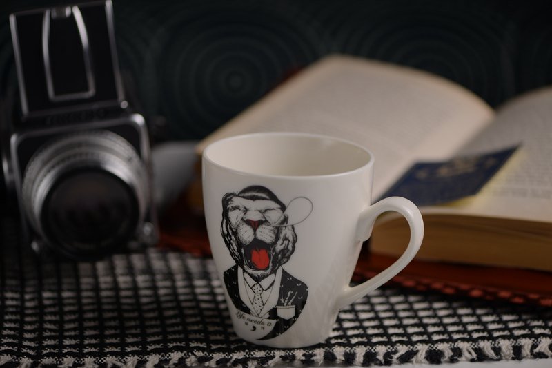 Tru'dini 狮子医生马克杯 - 咖啡杯/马克杯 - 其他材质 