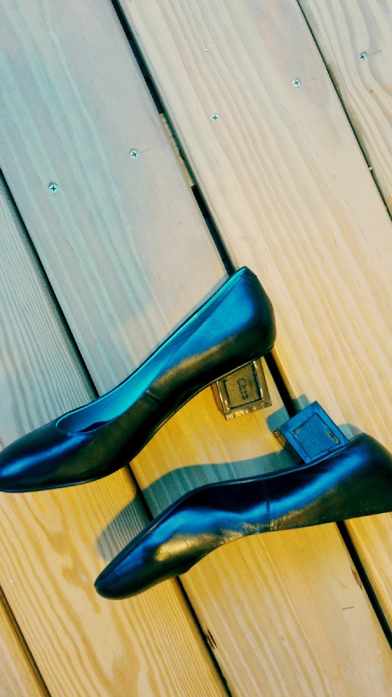 踮脚尖。素面圆头方方跟(黑) - 女款休闲鞋 - 真皮 黑色