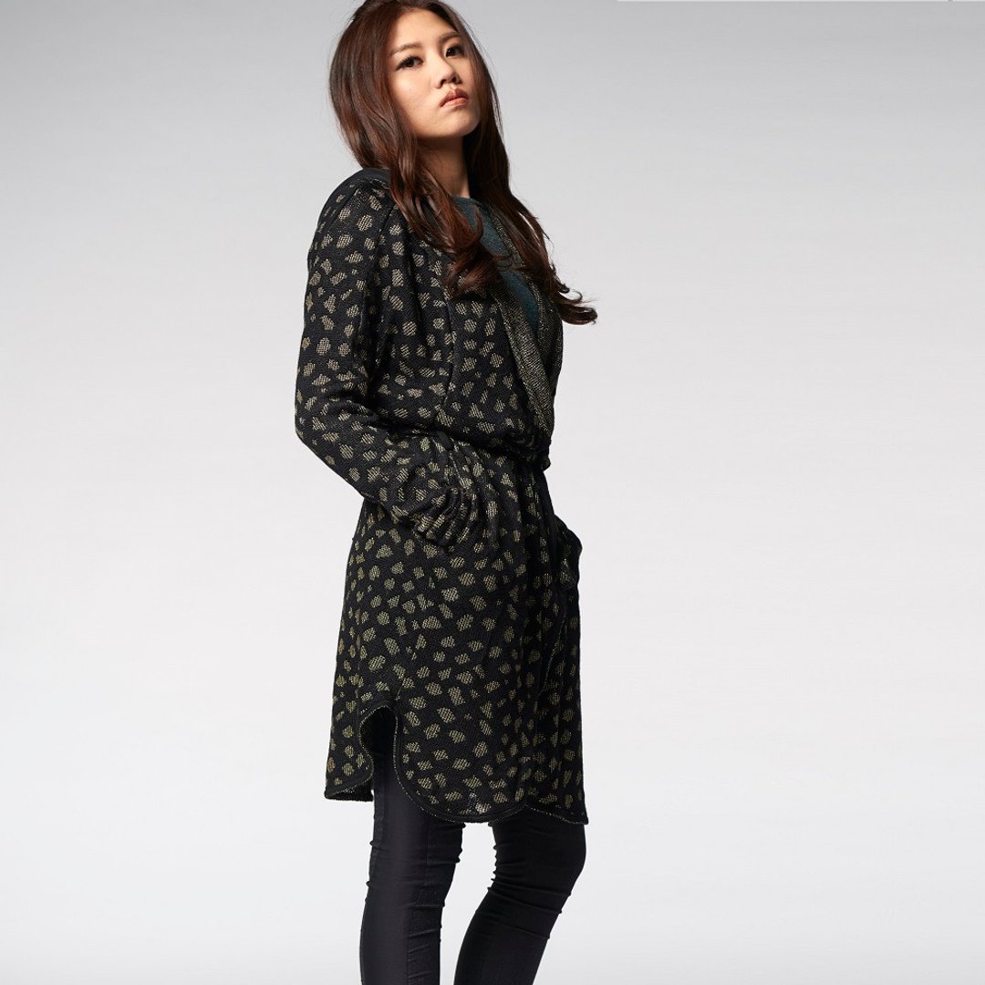 【coat】连帽弧线剪接外罩 - 女装休闲/机能外套 - 羊毛 黑色