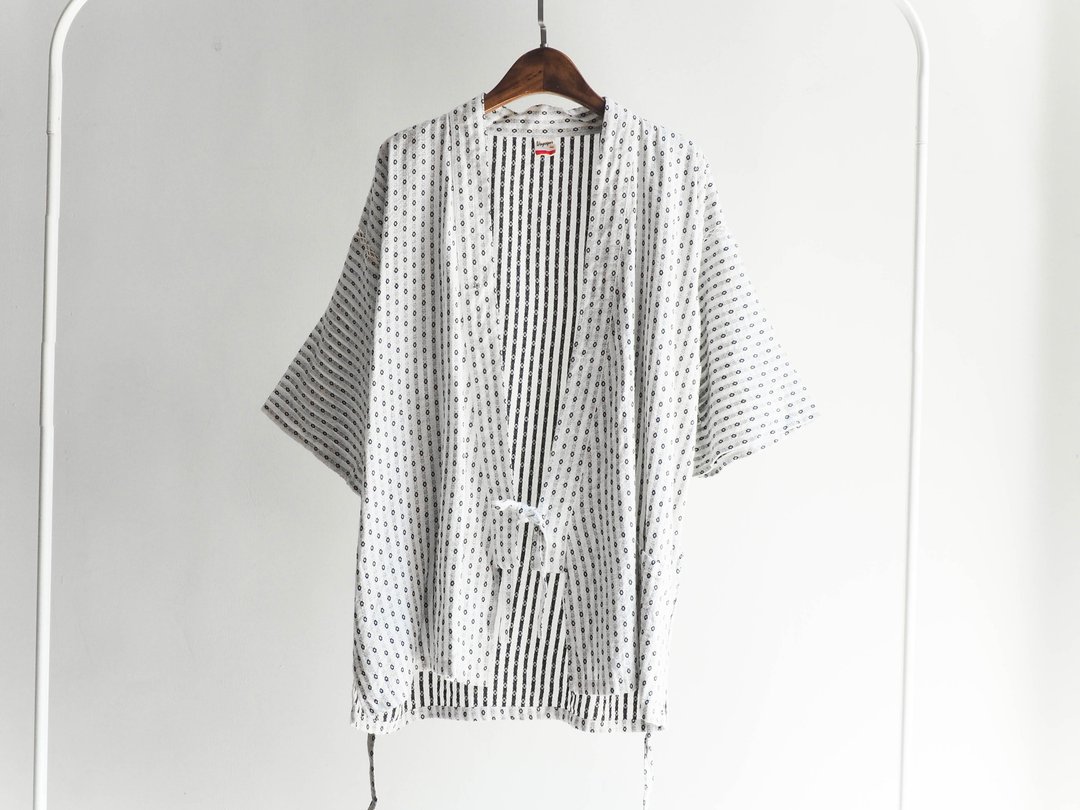 河水山 - 奈良时日蓝花丛 羽织 日本古董和服外套 古着 - 女装上衣 - 其他材质 白色