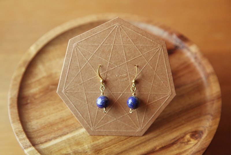 地球耳环 (青金石) EARTH EAR HOOKS (LAPIS LAZULI) 项链 水晶  天然石 黄铜 简约 星球  饰物 简单  晶石 - 耳环/耳夹 - 宝石 蓝色