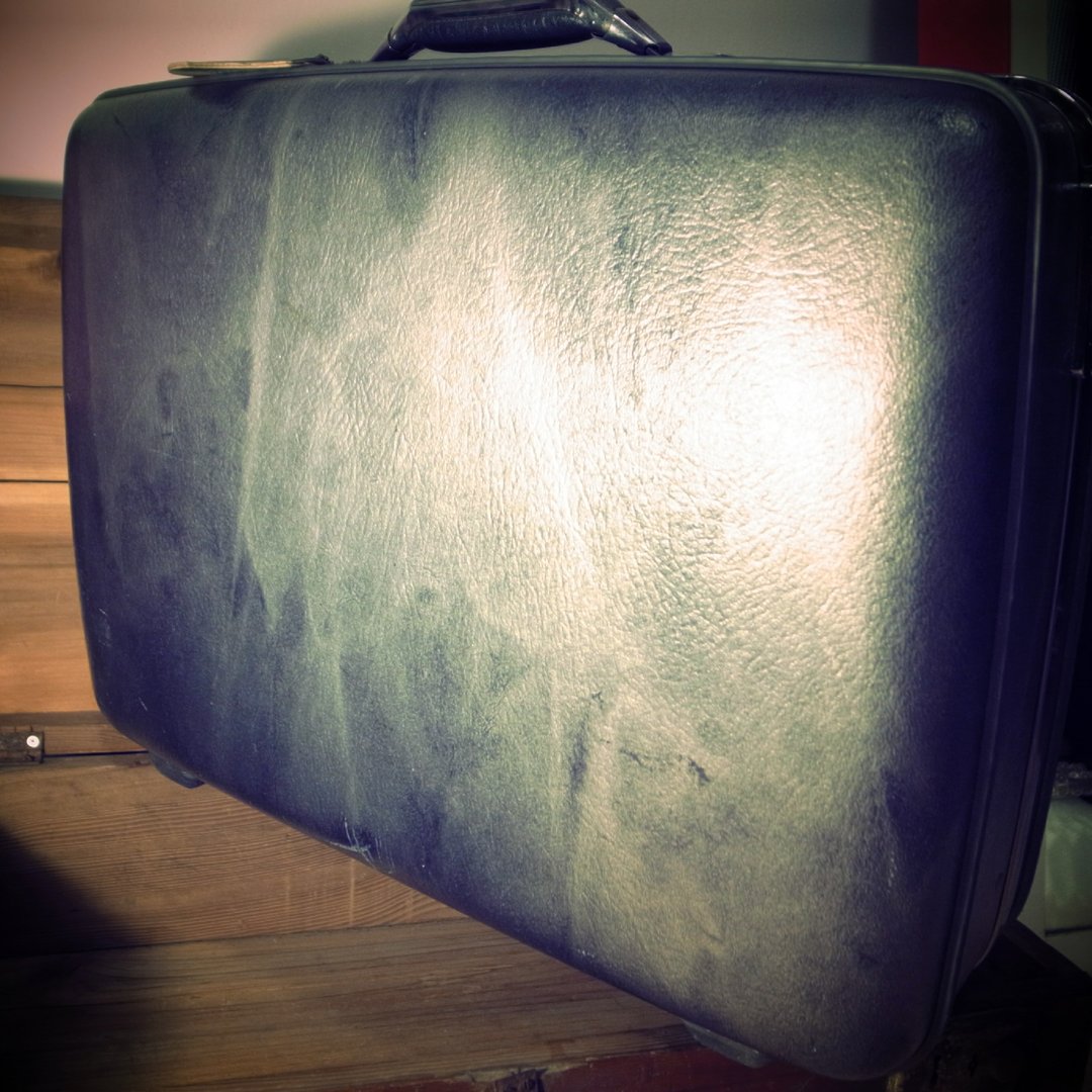 [ 老骨头 ] 早期 american tourister 美国旅行家 古董 老皮箱 复古皮箱 VINTAGE 摆摊皮箱 行李箱 - 摆饰 - 塑料 灰色