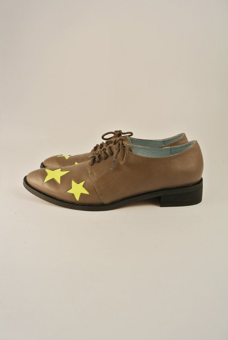 多愁善感跳恰恰。前进两步退一步。星星拼接平底牛津 - 女款休闲鞋 - 真皮 咖啡色